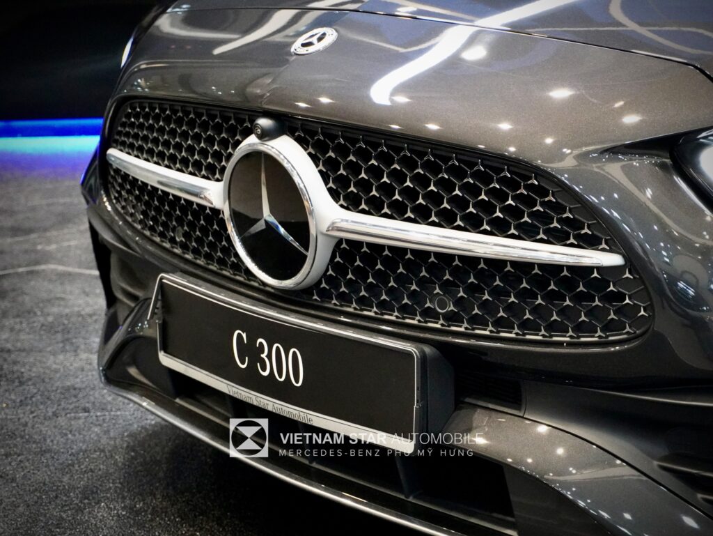 Mercedes C300 AMG màu Xám xe sẵn giao ngay