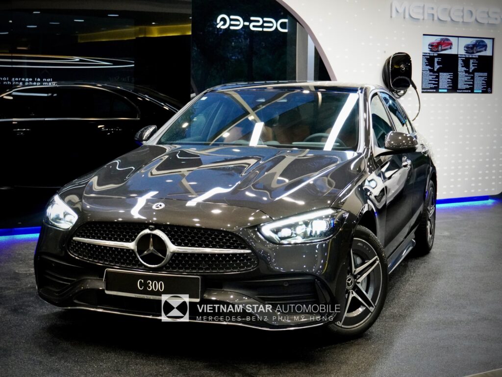 Mercedes C300 AMG màu Xám xe sẵn giao ngay