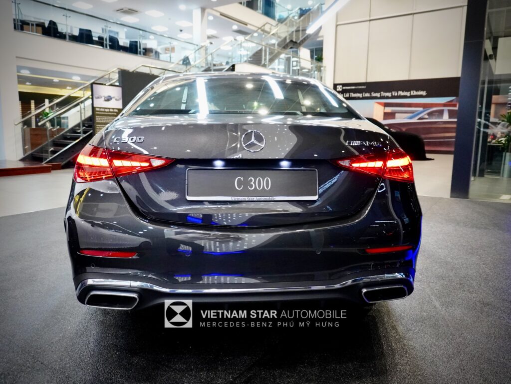 Mercedes C300 AMG màu Xám xe sẵn giao ngay