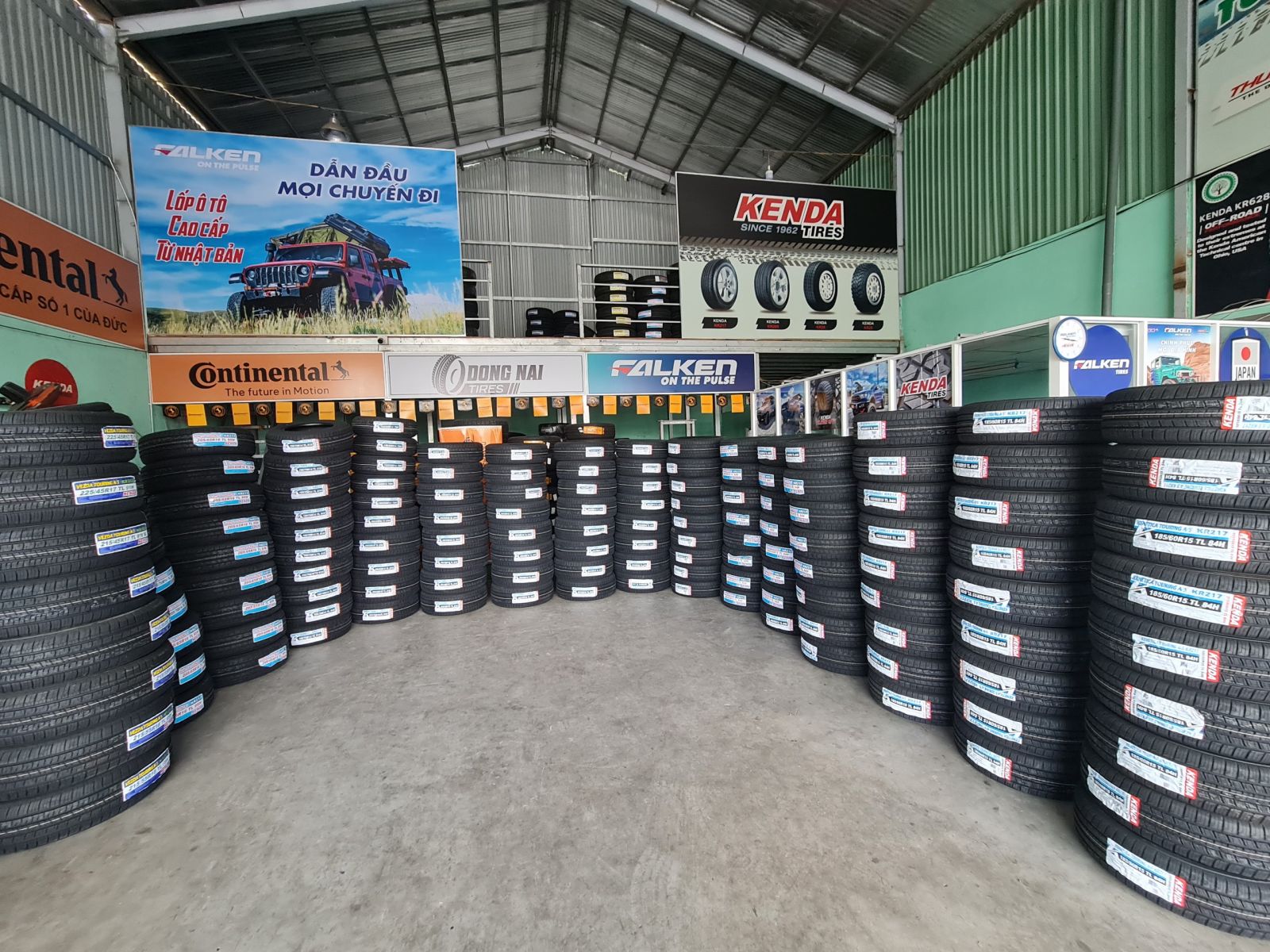 Lốp ô tô 235/60R17 Kenda Touring KR217