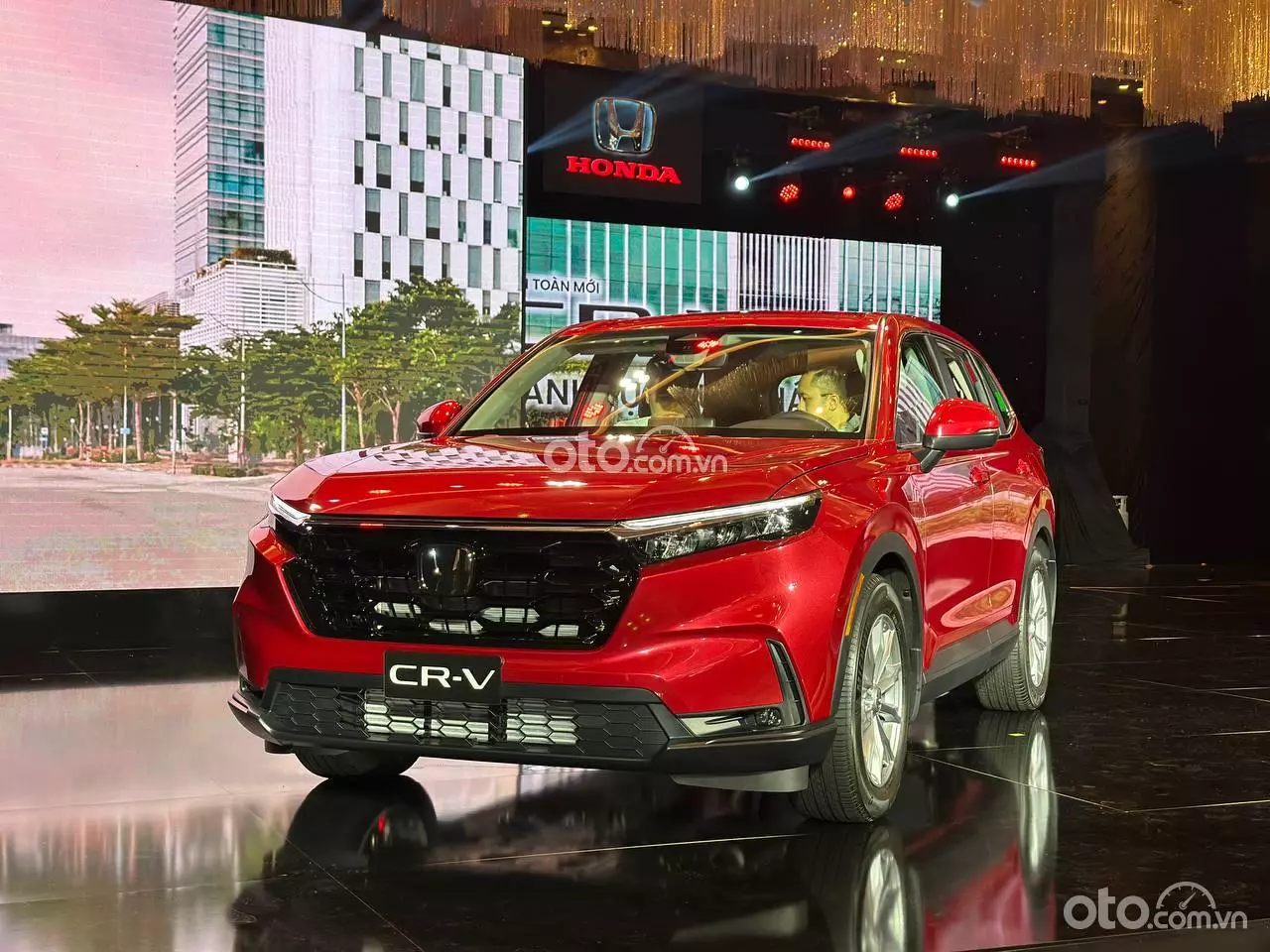 Giá xe Honda CR-V kèm ưu đãi hấp dẫn tháng 6/2024