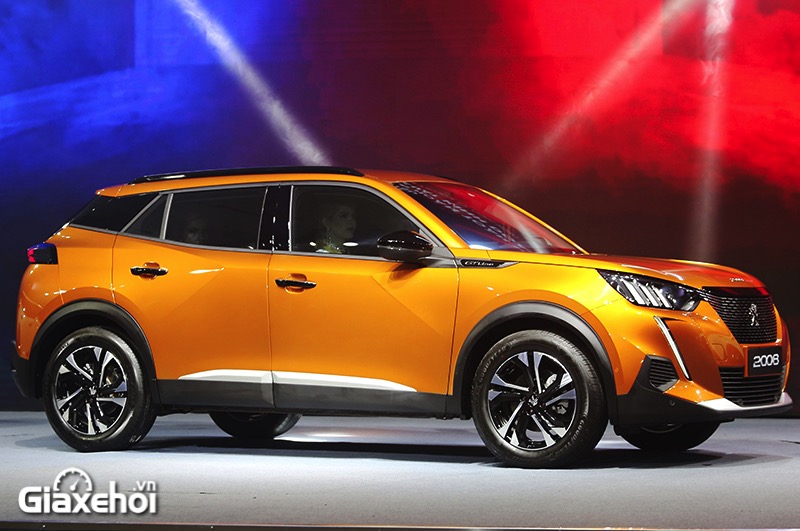 Peugeot 2008 2024: Giá xe lăn bánh KM, Mua xe trả góp