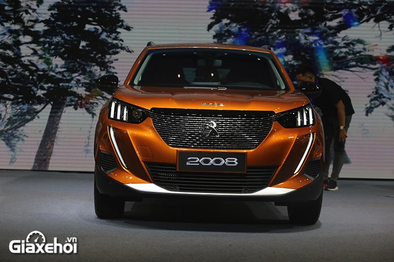 Peugeot 2008 2024: Giá xe lăn bánh KM, Mua xe trả góp