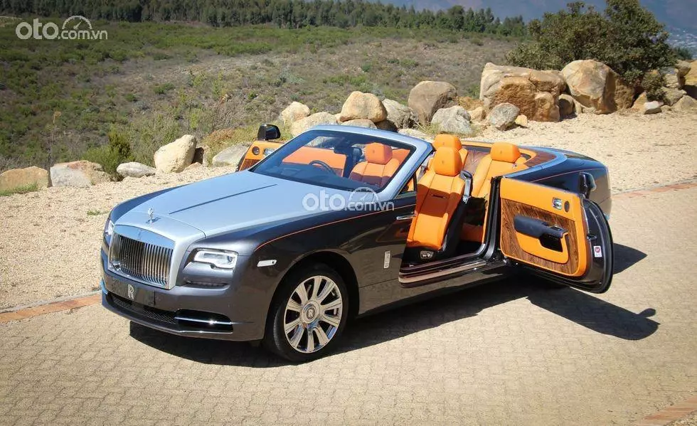 Giá xe Rolls-Royce tháng 6/2024: