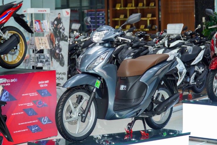 Giá Honda Vision đầu tháng 5/2024, chênh cao chỉ hơn 2 triệu đồng