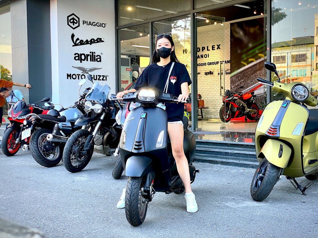 Vespa Sprint S 150 TFT 2024 Thể Thao, Hiện Đại. Bảo Hành 3 năm – Motoplex Hanoi