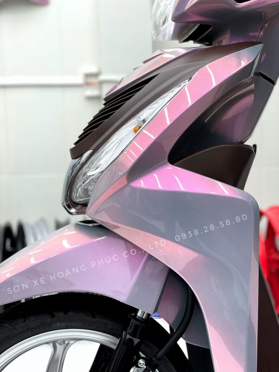 Honda Vision ra mắt màu hồng tím