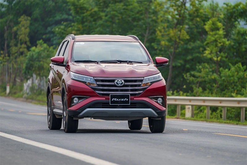 Bảng giá xe Toyota Rush kèm ưu đãi mới nhất tháng 07/2024