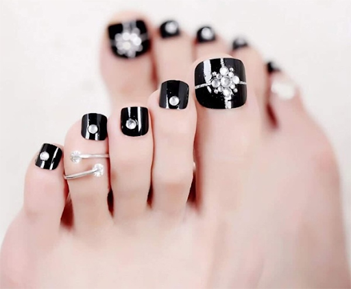 50 mẫu nail móng chân đẹp cập nhật xu hướng HOT trend mới - Stellar Nails & Spa