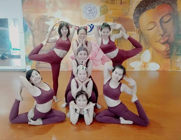 YOGA NHÓM - TRẢI NGHIỆM ĐỂ CẢM NHẬN CÁI ĐẸP