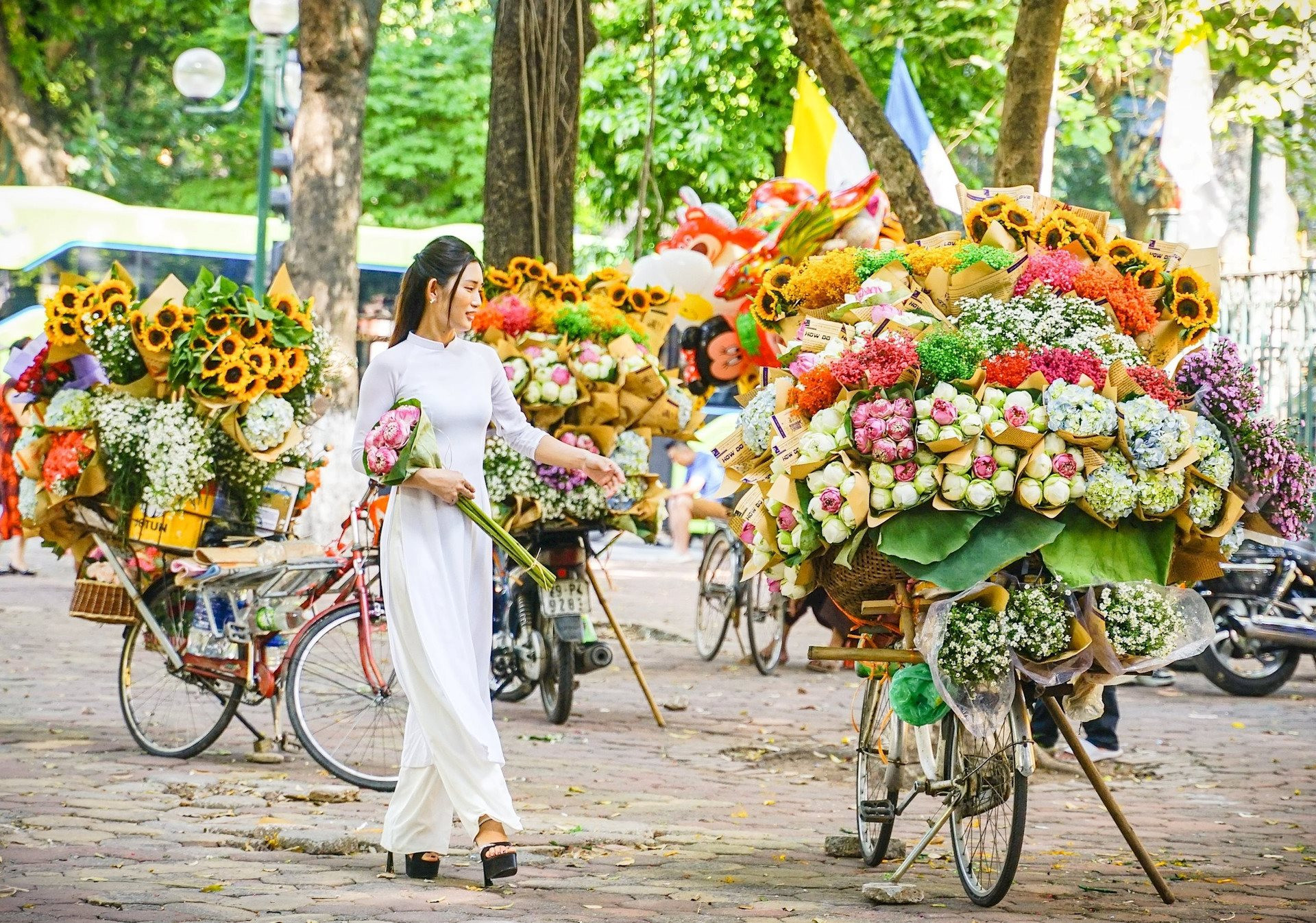 Áo dài: Nét đẹp văn hóa truyền thống của người phụ nữ Việt Nam