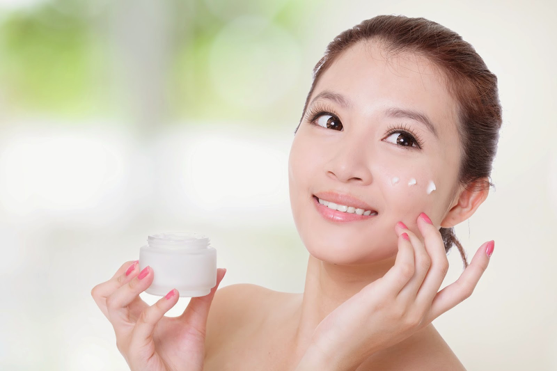 Kem dưỡng Neutrogena có mấy loại? Cần lưu ý gì khi dùng kem dưỡng Neutrogena?