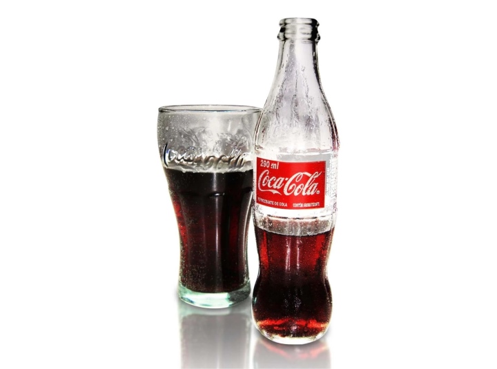 Uống Coca Cola nhiều có tốt không, điều gì xảy ra với cơ thể sau khi uống?