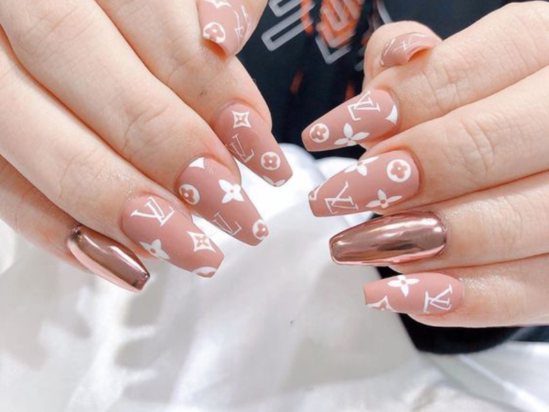 15+ Mẫu nail nude “Thịnh Hành” năm 2024