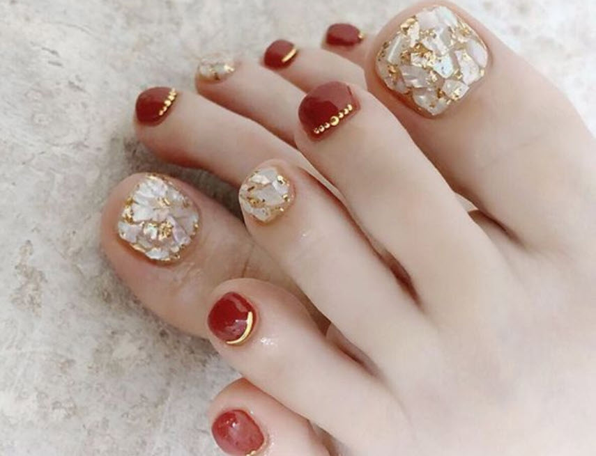 50+ Mẫu nail chân đính đá sang trọng đẹp nhất 2024