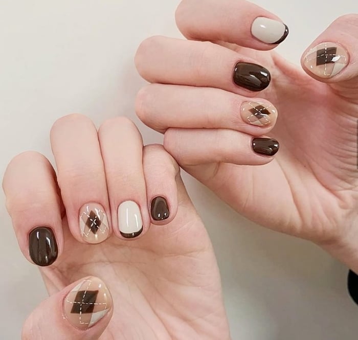 Top 105+ bộ nail màu nude đẹp, nhẹ nhàng 2024