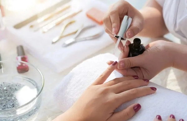 Khám Phá 10 Mẫu Nail Đơn Giản Giúp Học Sinh Da Ngăm Thêm Tự Tin