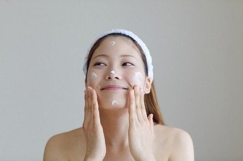 Bôi retinol trước hay sau kem dưỡng?