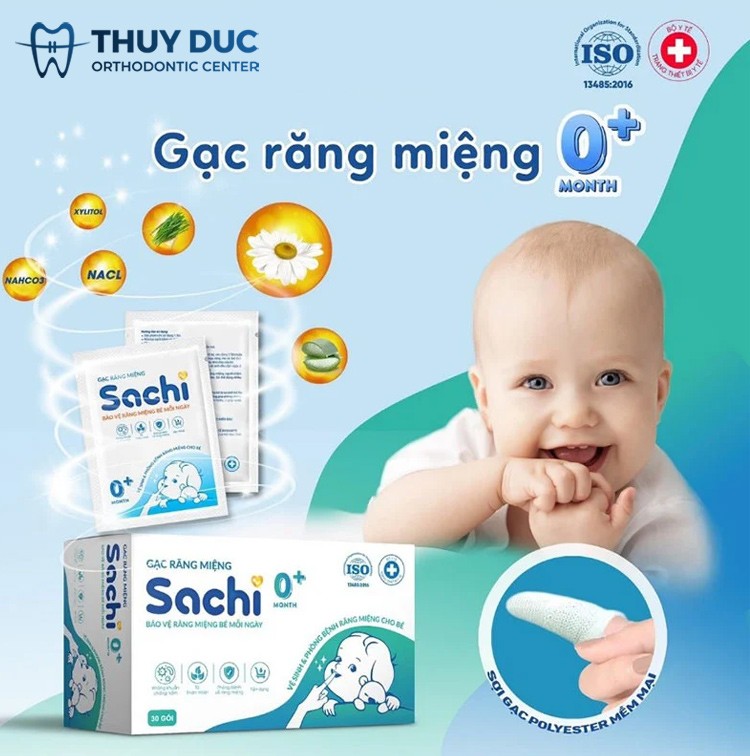 Cách rơ lưỡi cho trẻ sơ sinh bằng lá hẹ