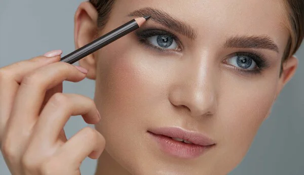 Các Bước Trang Điểm: Gợi Ý Thứ Tự Makeup Cho Người Mới