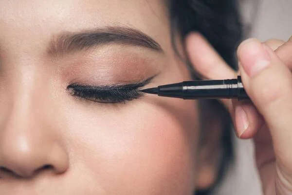 Các Bước Trang Điểm: Gợi Ý Thứ Tự Makeup Cho Người Mới