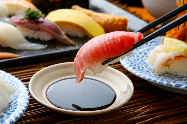 Ăn sushi có béo không? Ăn sushi đúng cách để chăm sóc sức khỏe tốt hơn