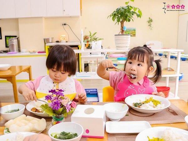 Dạy kỹ năng sống cho trẻ 5 tuổi: 9 kỹ năng không thể bỏ qua