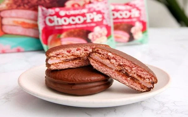 Bánh chocopie bao nhiêu calo? Ăn có khiến da nổi mụn không?