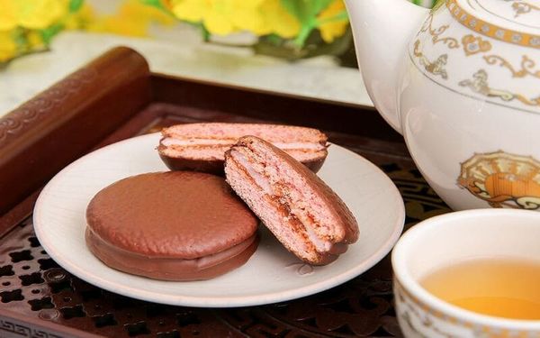 Bánh chocopie bao nhiêu calo? Ăn có khiến da nổi mụn không?