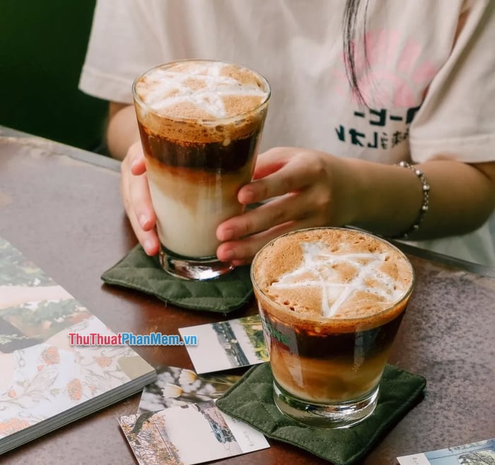 Cafe bạc xỉu là gì trong tiếng Anh? Khám phá ngay!