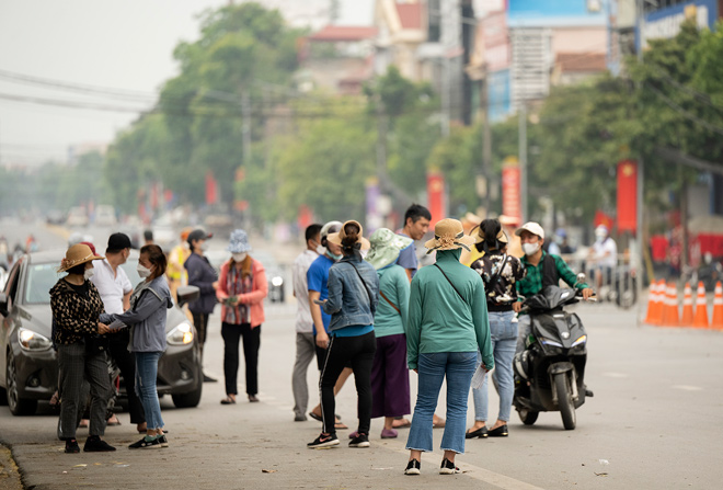 Xử lý “phe vé” gây rối trật tự công cộng thế nào?