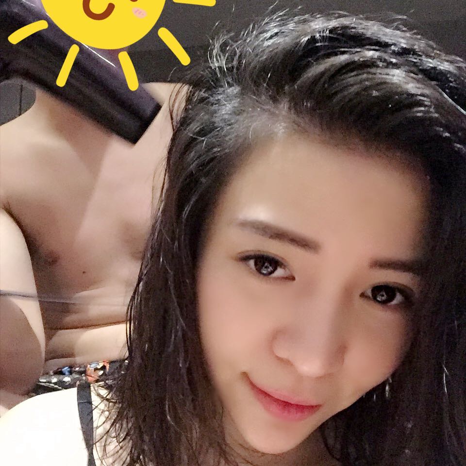 HOT GIRL LƯƠNG MINH PHƯƠNG LÀ AI? cờ nhíp lăn lộn của Lương Minh Phương với chồng một MC nổi tiếng