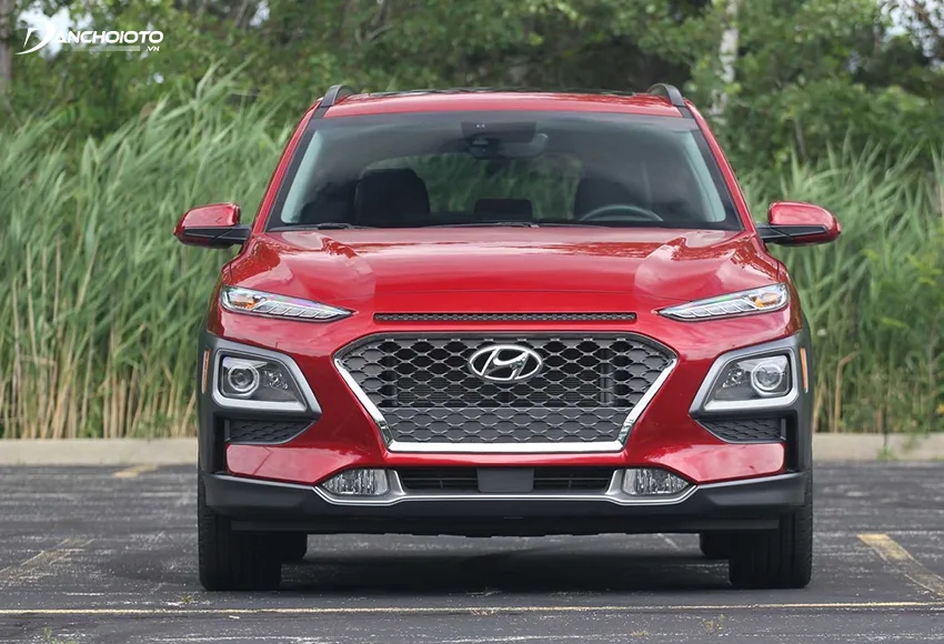 Hyundai Kona: Giá xe lăn bánh & đánh giá thông số kỹ thuật (10/2024)