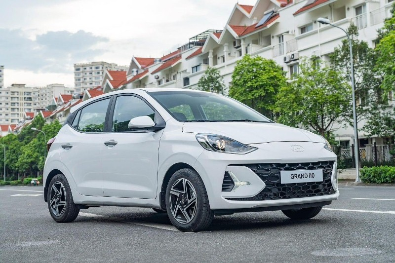 Hyundai Grand I10 Hatchback 1.2 AT 2024