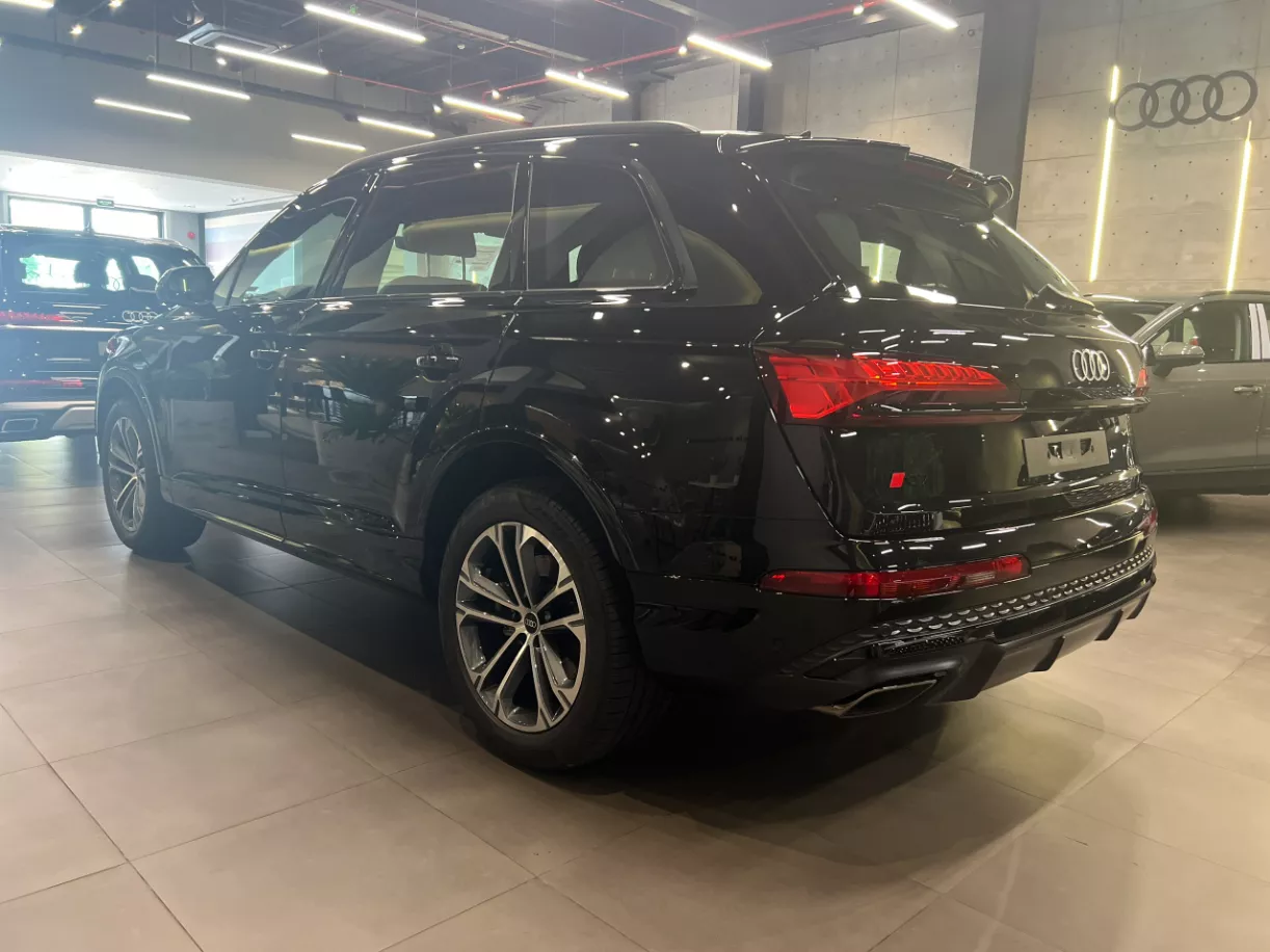 Giá xe Audi Q7 mới nhất kèm ưu đãi tháng 11/2024