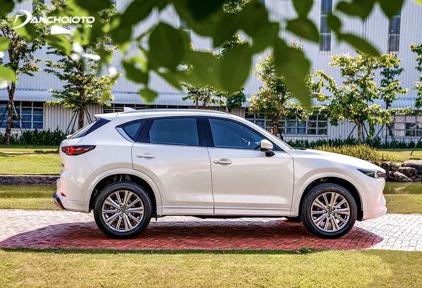 Mazda CX-5: Giá xe lăn bánh & thông số kỹ thuật (9/2024)