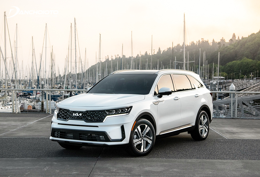 Kia Sorento: Giá xe lăn bánh & đánh giá thông số kỹ thuật (10/2024)