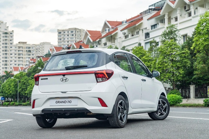 Hyundai Grand I10 Hatchback 1.2 AT 2024