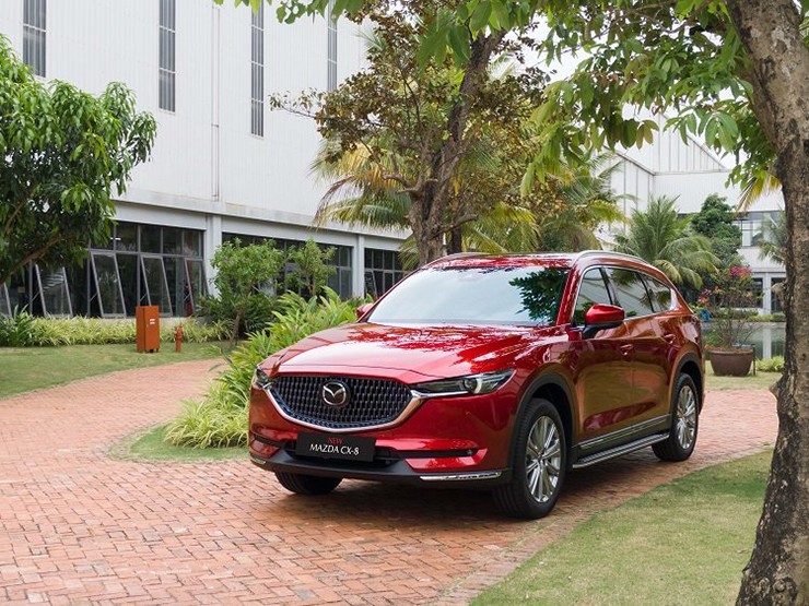 Giá xe Mazda CX-8 tháng 9/2024, giảm 50% lệ phí trước bạ