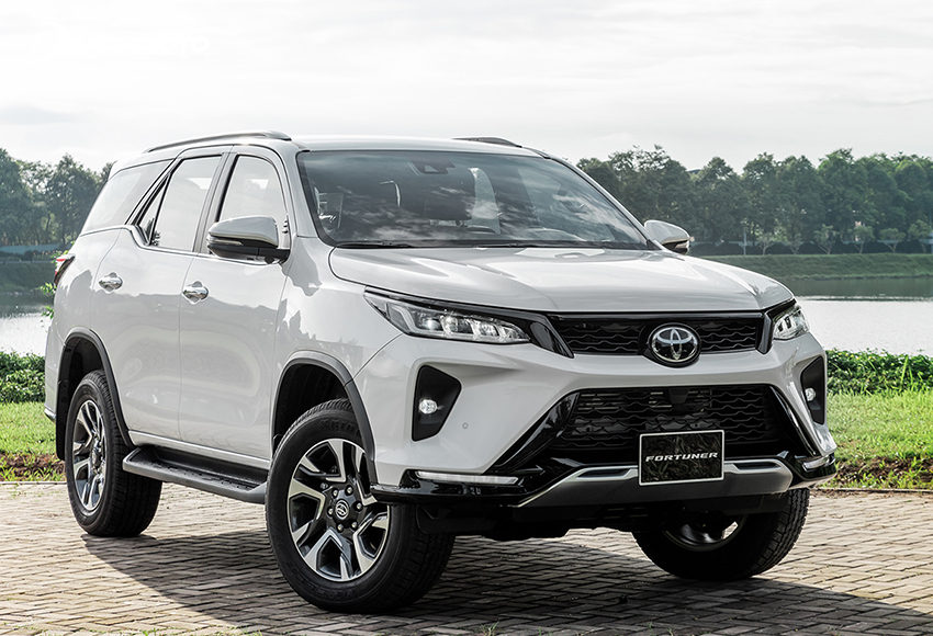 Kia Sorento: Giá xe lăn bánh & đánh giá thông số kỹ thuật (10/2024)