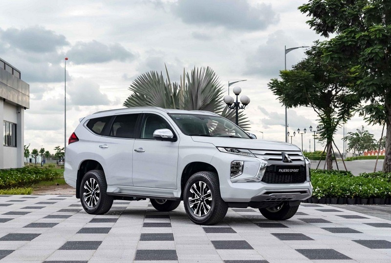 Mitsubishi Pajero Sport 2024: Giá Lăn Bánh & Khuyến Mãi 11/2024