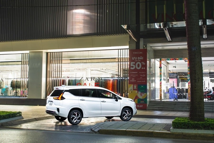 Mitsubishi Xpander 2024: Giá lăn bánh + Khuyến mãi (T8/2024)