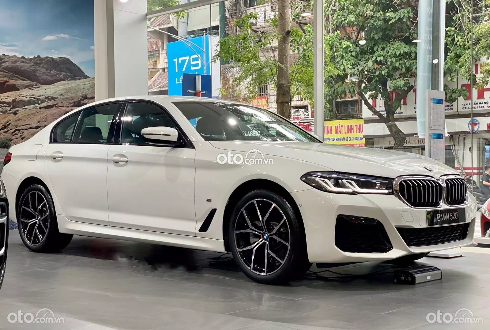 Giá xe BMW 520i kèm ưu đãi mới nhất tháng 11/2024