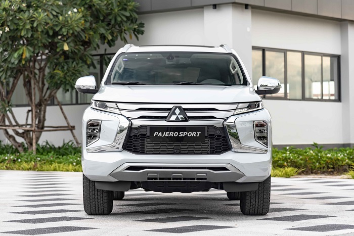 Mitsubishi Pajero Sport 2024: Giá Lăn Bánh & Khuyến Mãi 11/2024