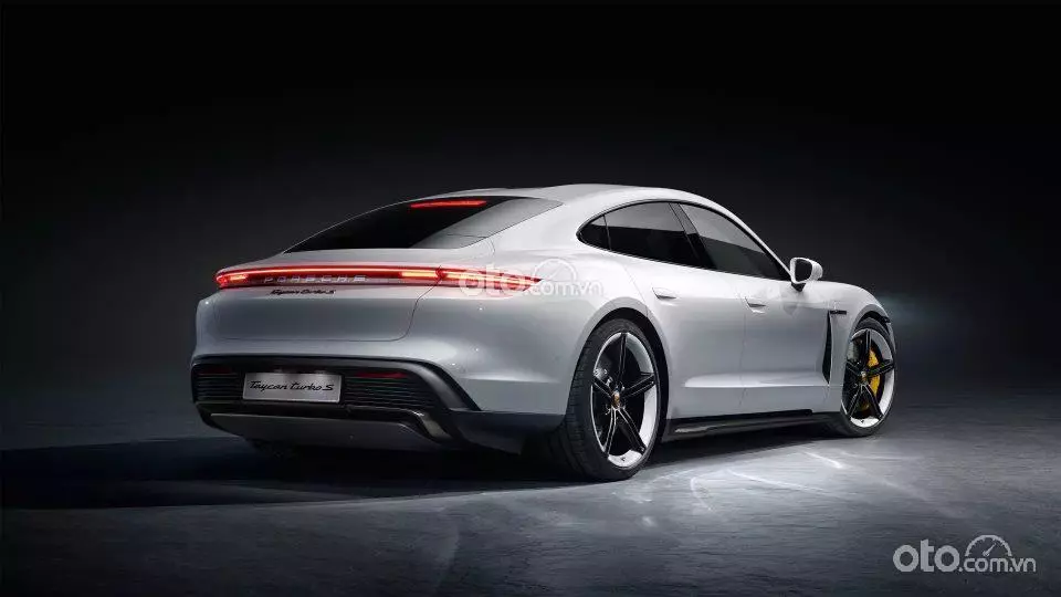 Giá xe Porsche Taycan kèm khuyến mại mới nhất tháng 11/2024