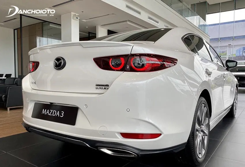 Mazda 3: Giá xe lăn bánh & thông số kỹ thuật (9/2024)