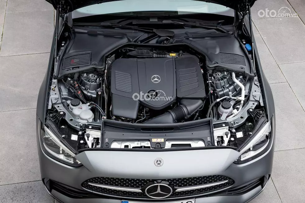 Giá xe Mercedes-Benz C 300 AMG mới nhất tháng 11/2024