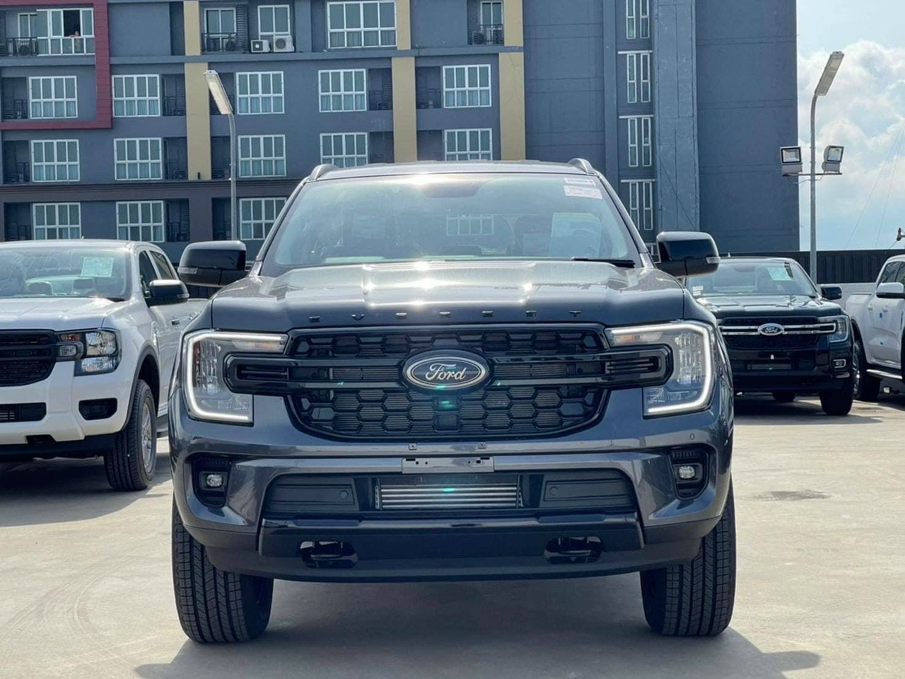 Các Màu Xe Ford Everest 2024