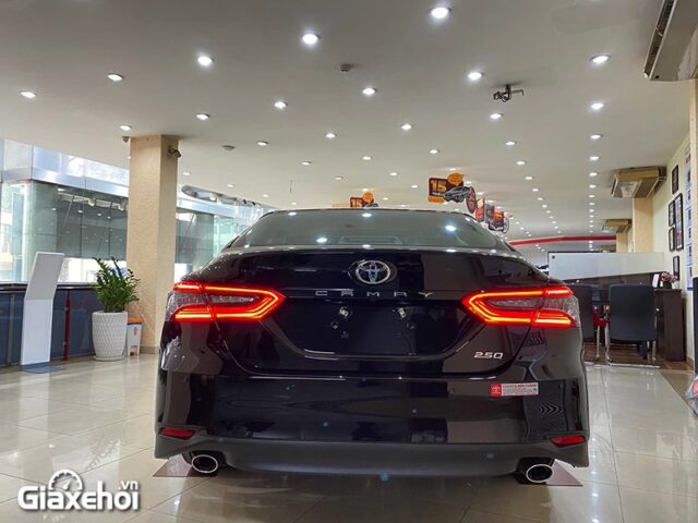 Toyota Camry 2022: Giá bán mới nhất, Đánh giá thông số kỹ thuật