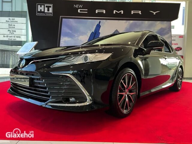 Toyota Camry 2022: Giá bán mới nhất, Đánh giá thông số kỹ thuật